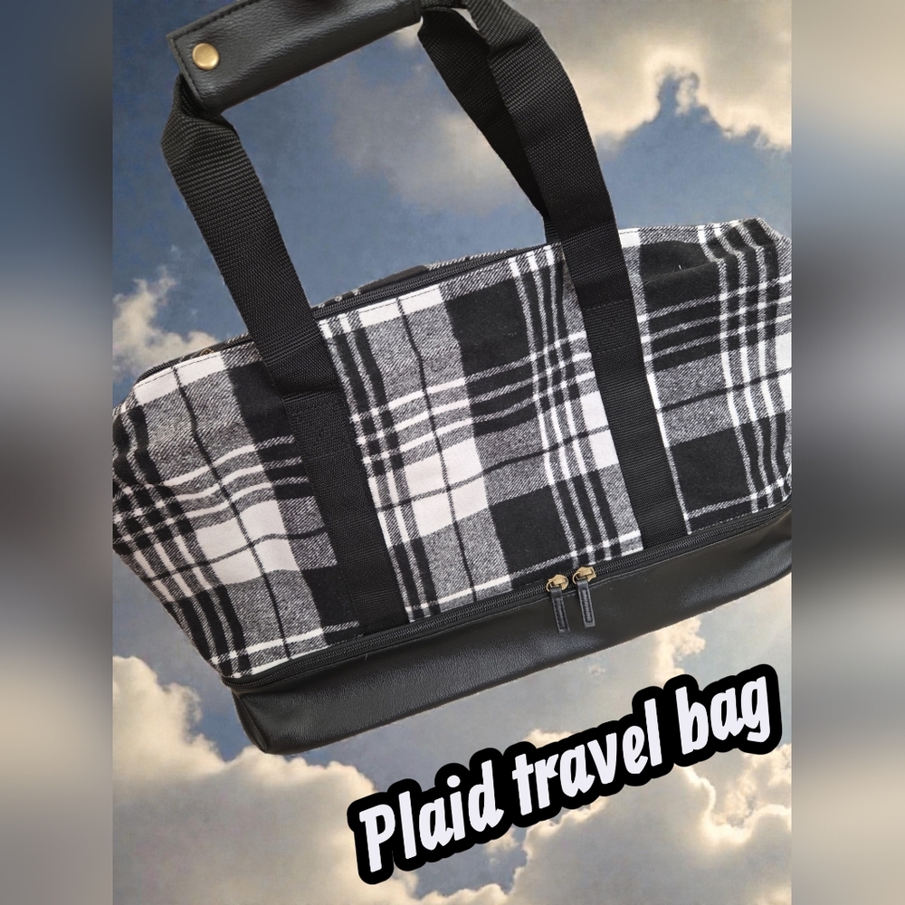 DSW exclusive plaid fleece travel duffle bag huge tote